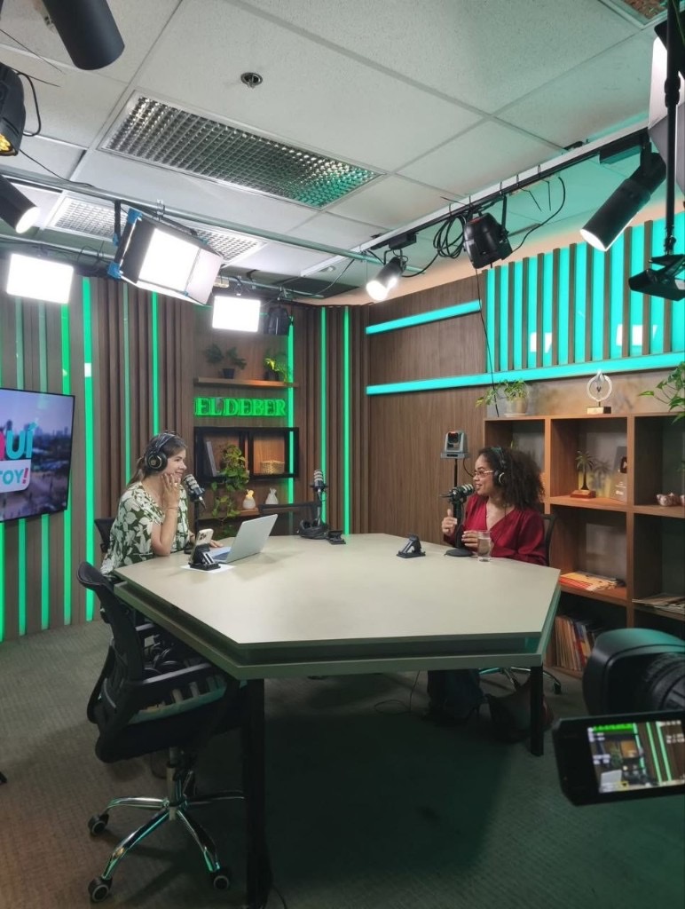 Marianela Rosabal en entrevista en el estudio de El Deber